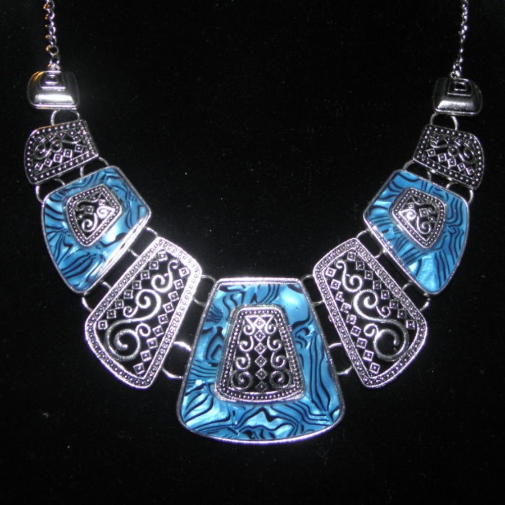 Bold and Beautiful Geometric Statement Necklace
